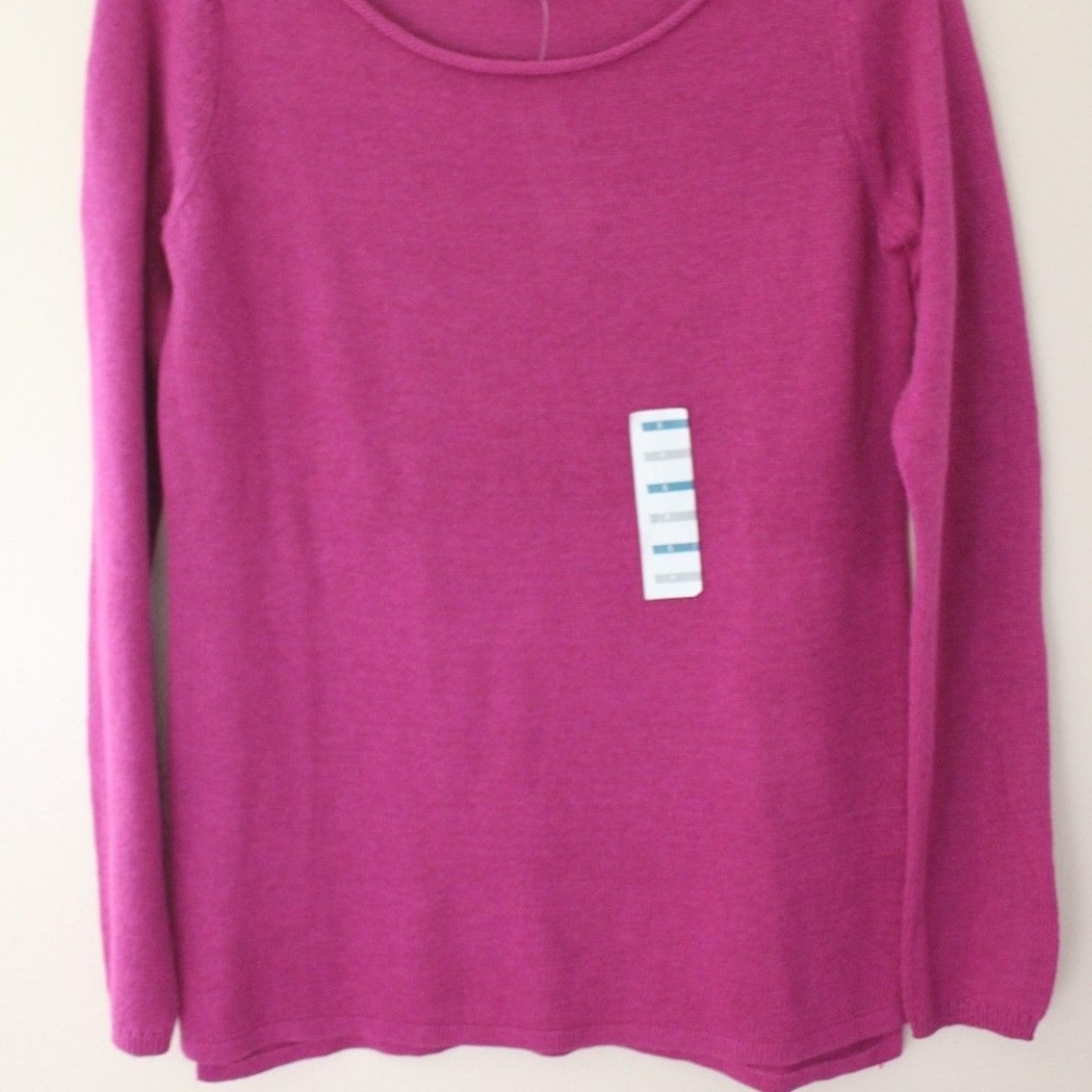 Old Navy Classic Crew-Neck Sweater for Women - Picture 3 of 4